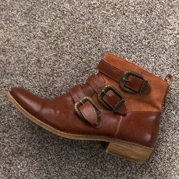 Boots - Picture 1 of 4